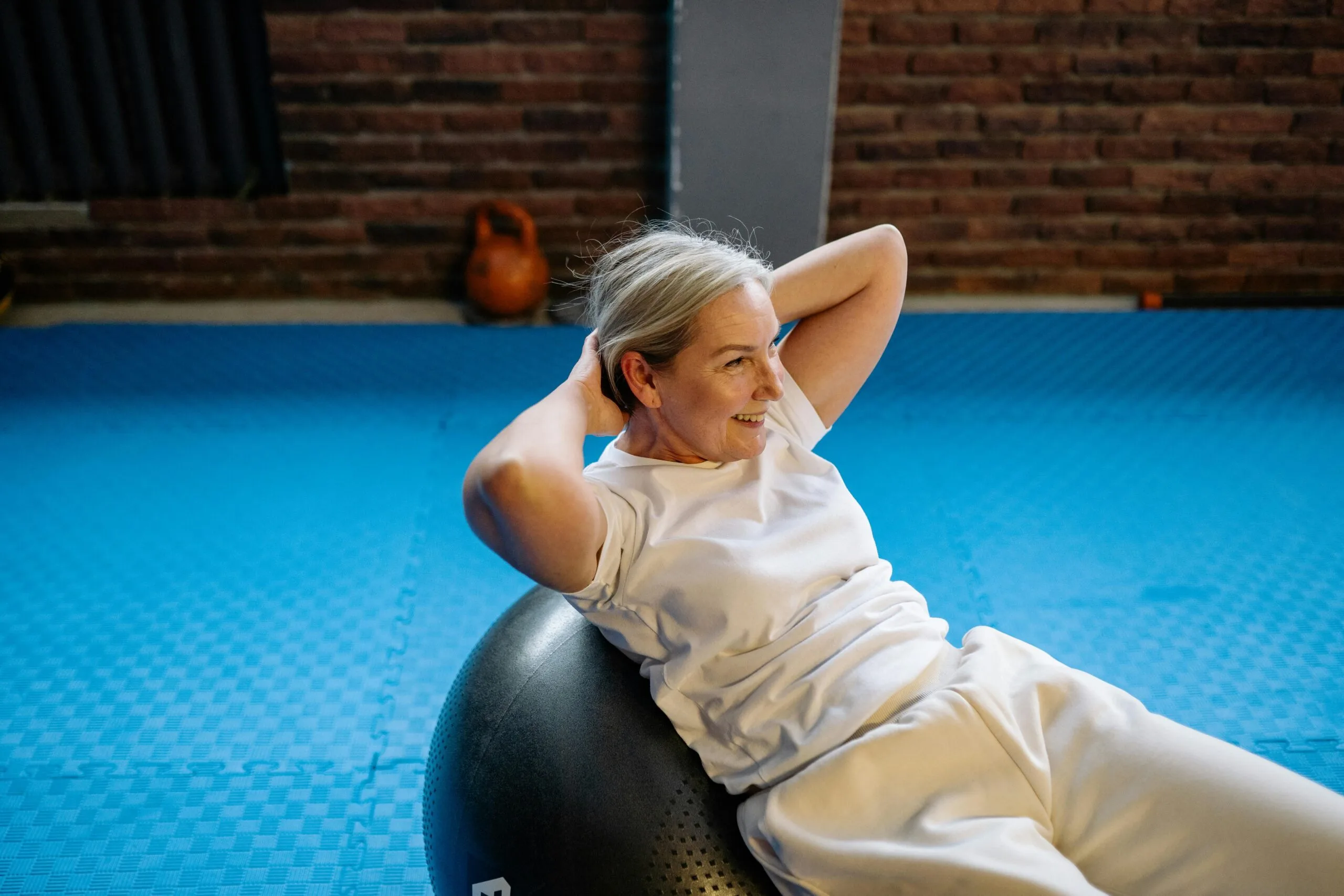 Ballon de fitness pour seniors : quels bienfaits pour votre santé ?