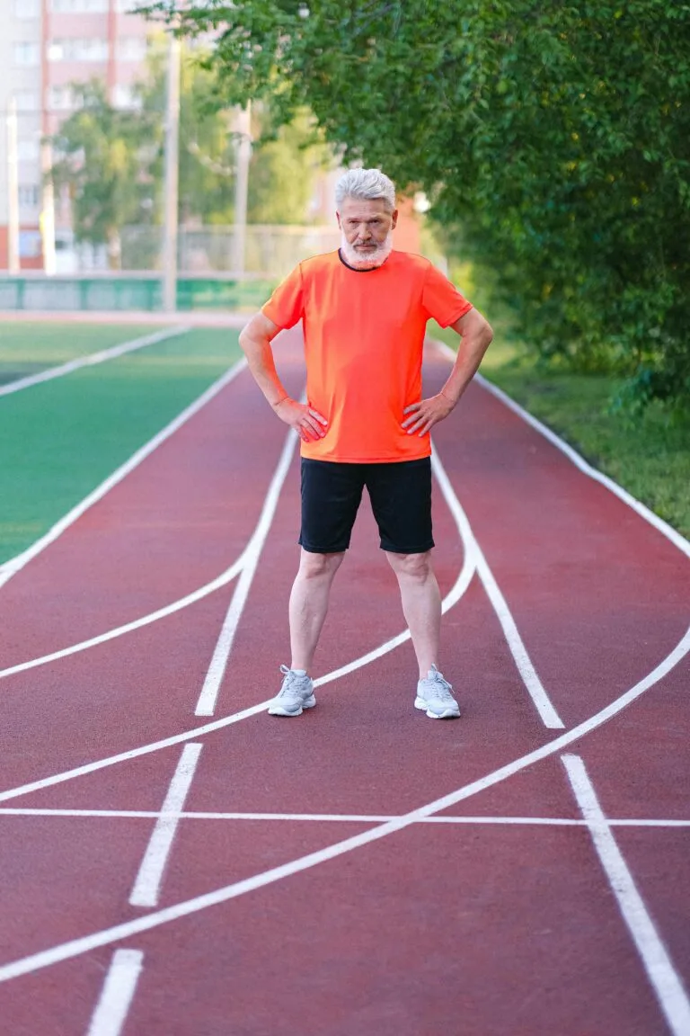 sénior se préparant pour le test de marche des six minutes